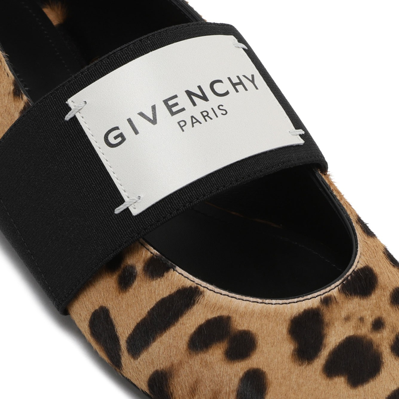 [Givenchy] Flat shoes SS26 BE5010E2FY-007