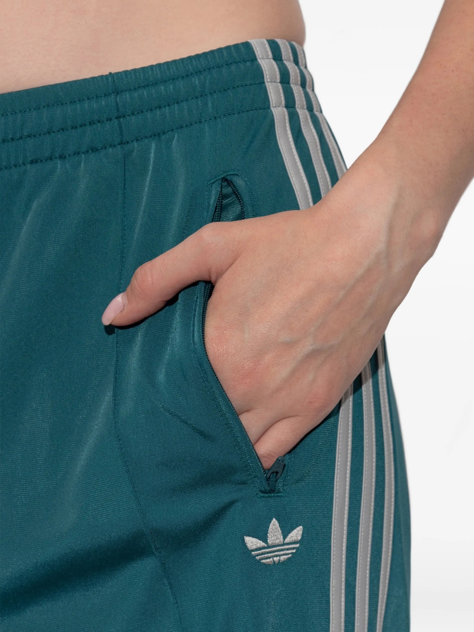 [ADIDAS ORIGINALS] Training Pants FW26 KS4672