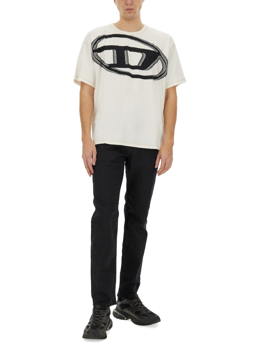 [Diesel] Jeans SS26 00SU1X_0688H02