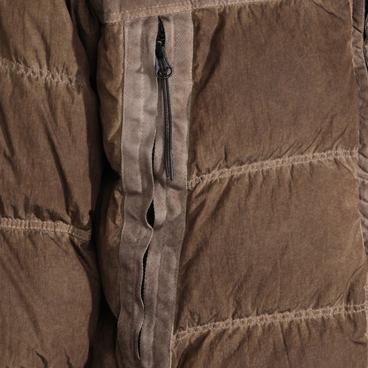 [C.P. Company] Down Jacket FW26 21CMOW115A006369SR30