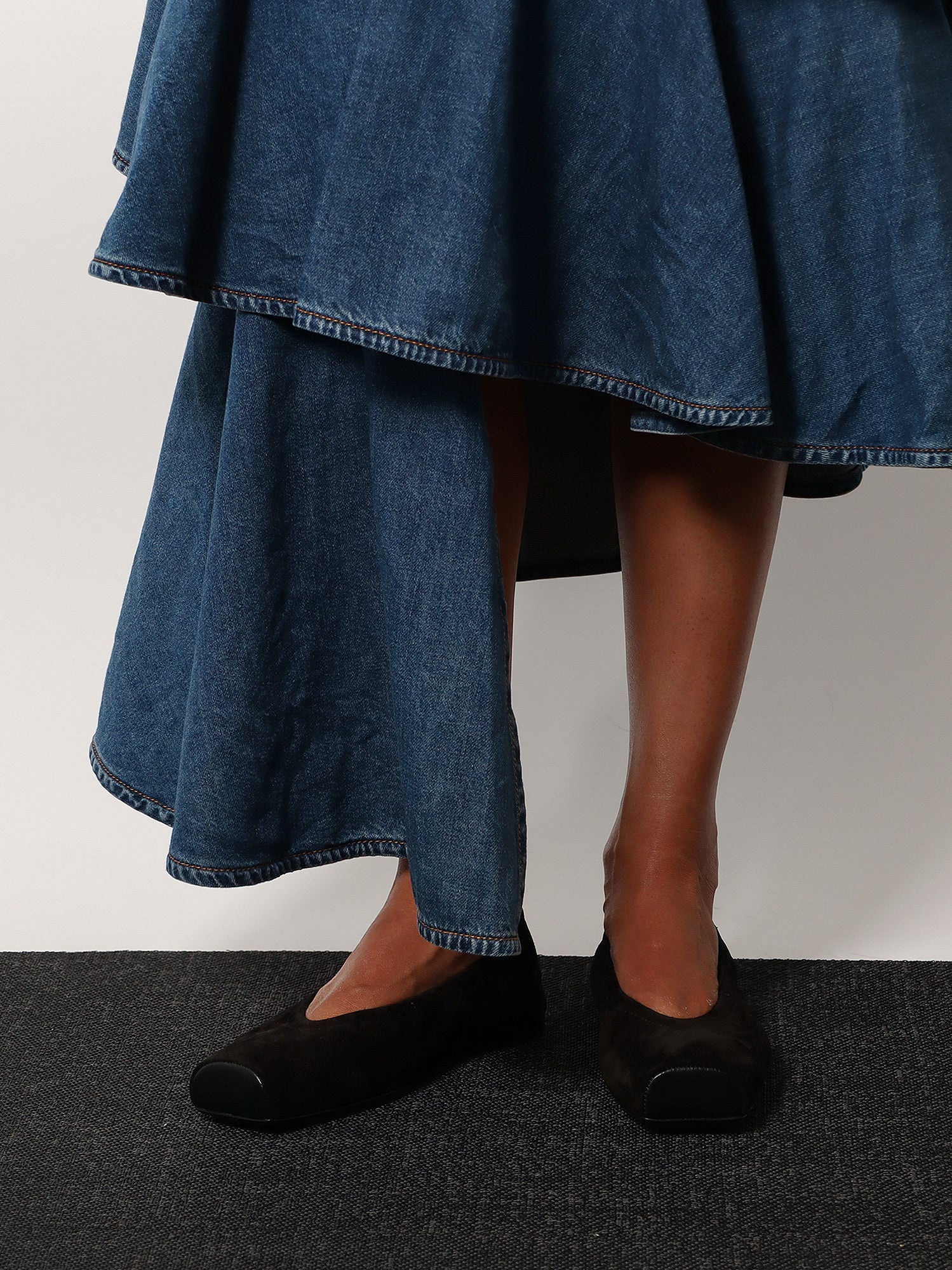 [Alaia] Flat shoes FW25 AA3A070CK324999