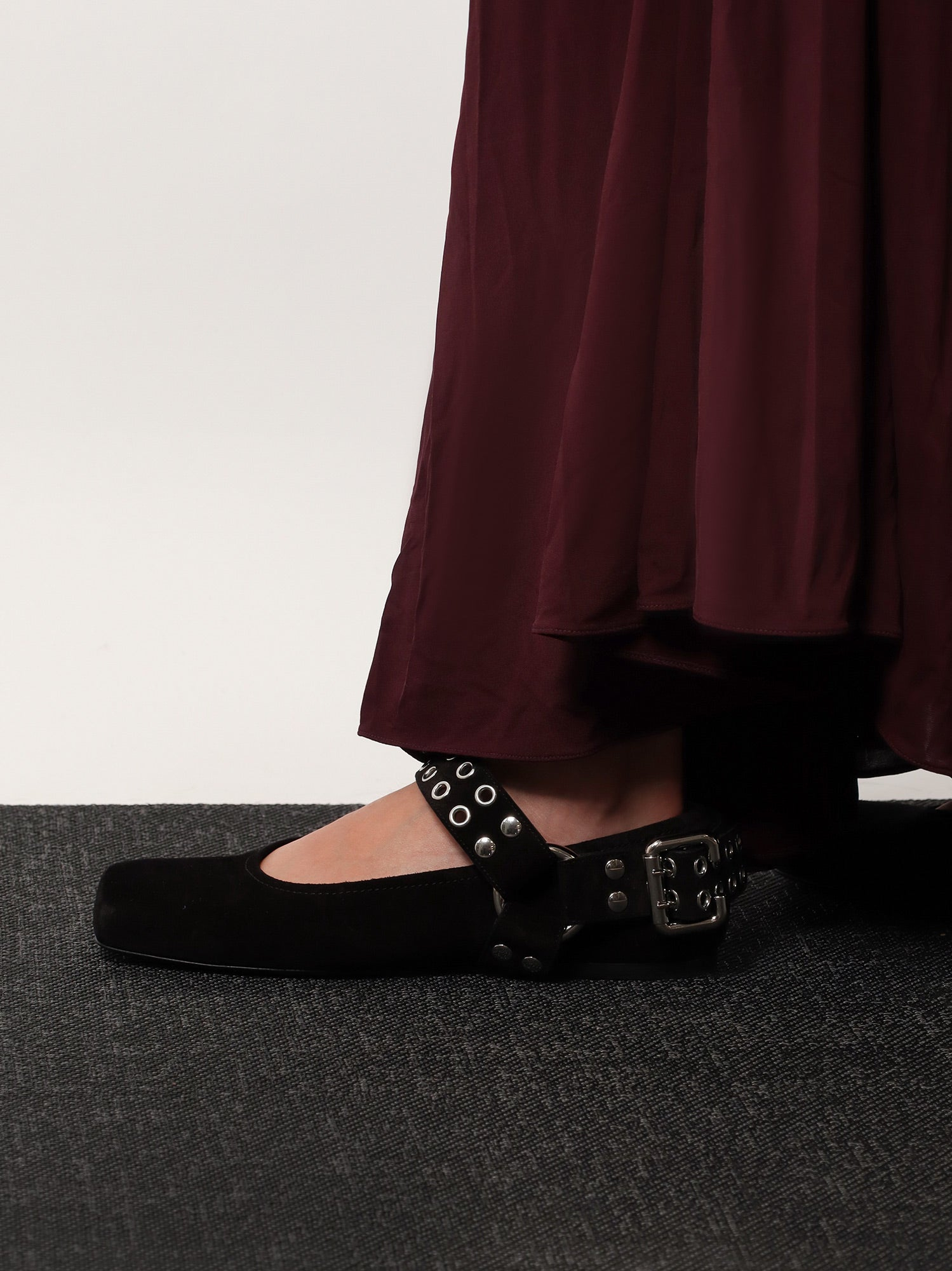 [Alaia] Flat shoes FW25 AA3A041CK177999