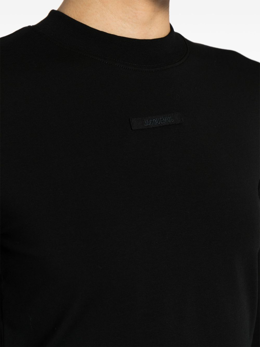 [JACQUEMUS] T-shirts Long Sleeve FW26 TSW00155AJ00124 990