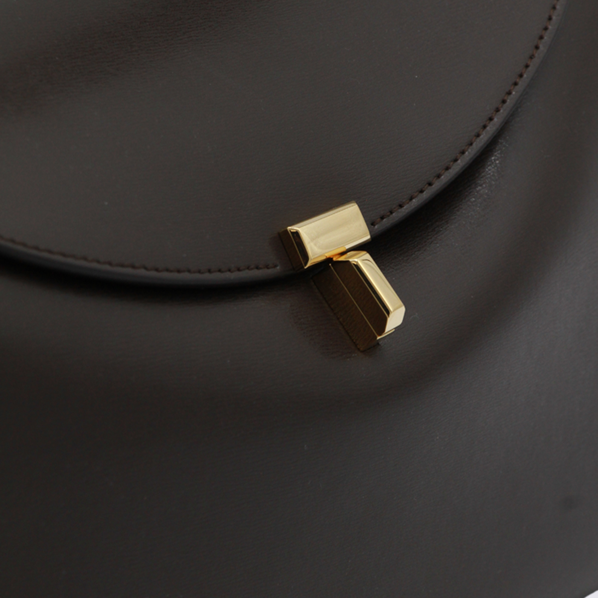 [TOTEME] Shoulder bag FW26 244WAL956LE0025213