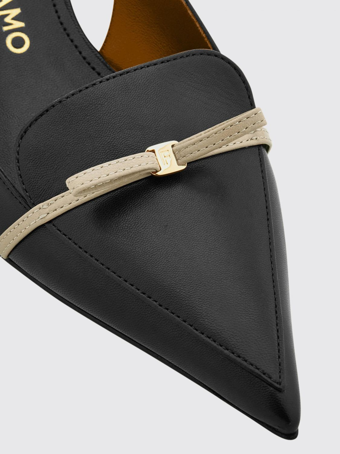 [Ferragamo] Pumps SS26 01K799 790581 001