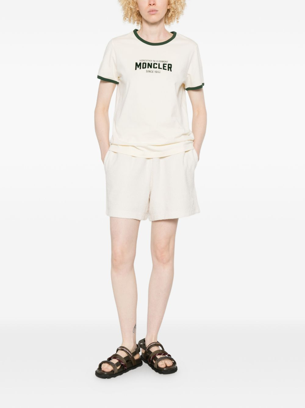 [Moncler] Shorts SS26 8H0001289BDU050