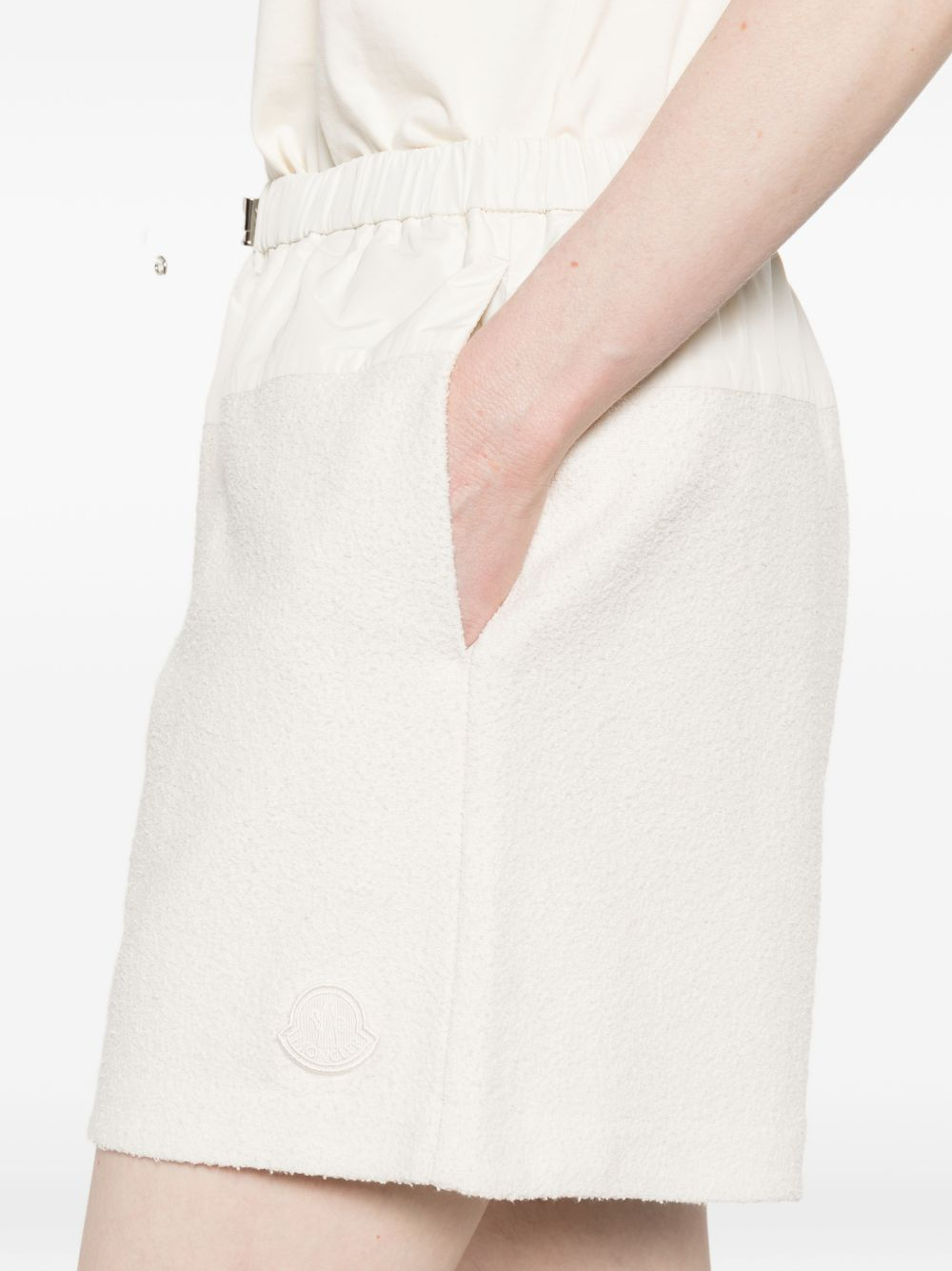 [Moncler] Shorts SS26 8H0001289BDU050
