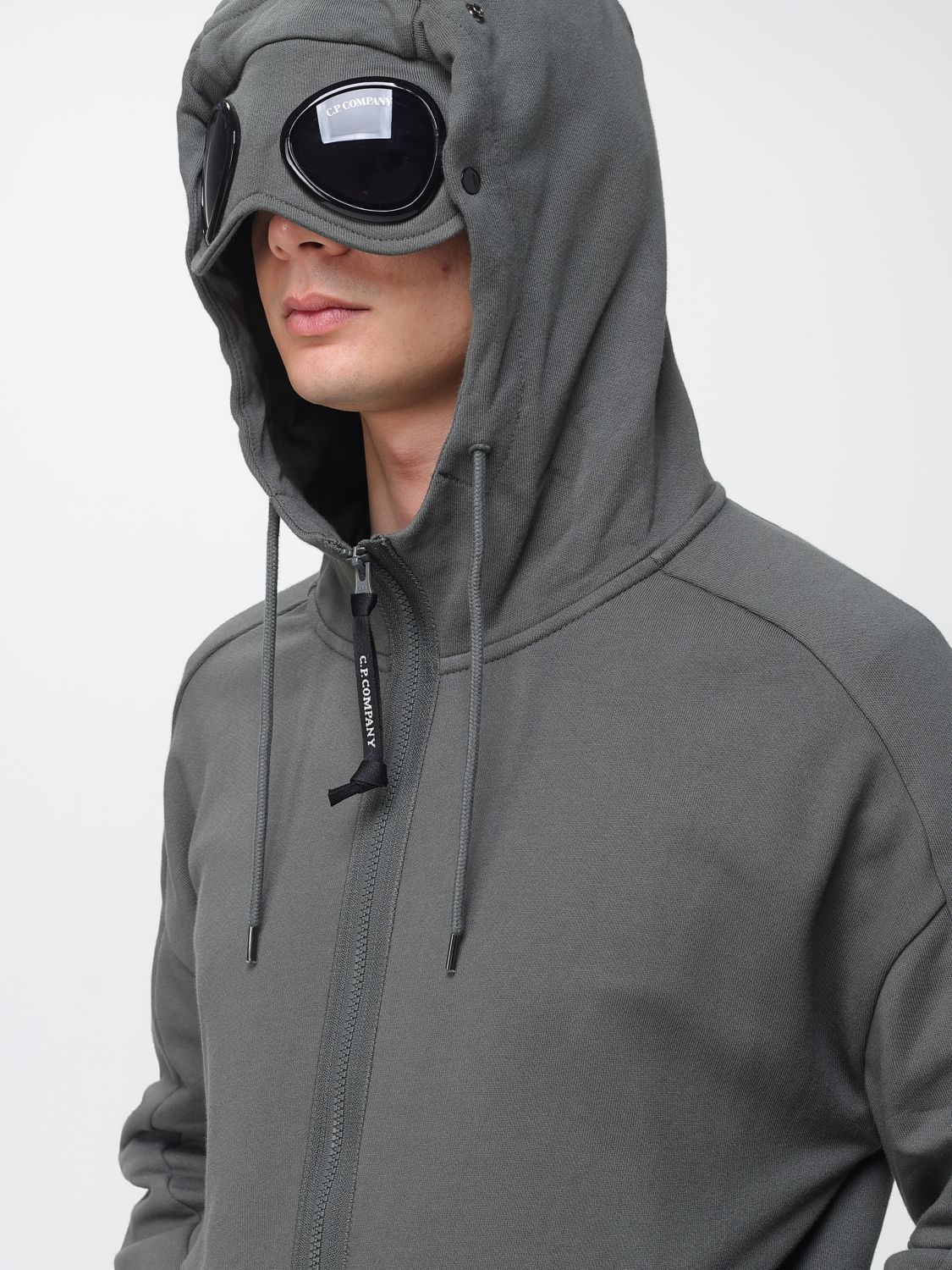 [C.P. Company] Sweatshirt SS26 20CMSS715A005086W 921