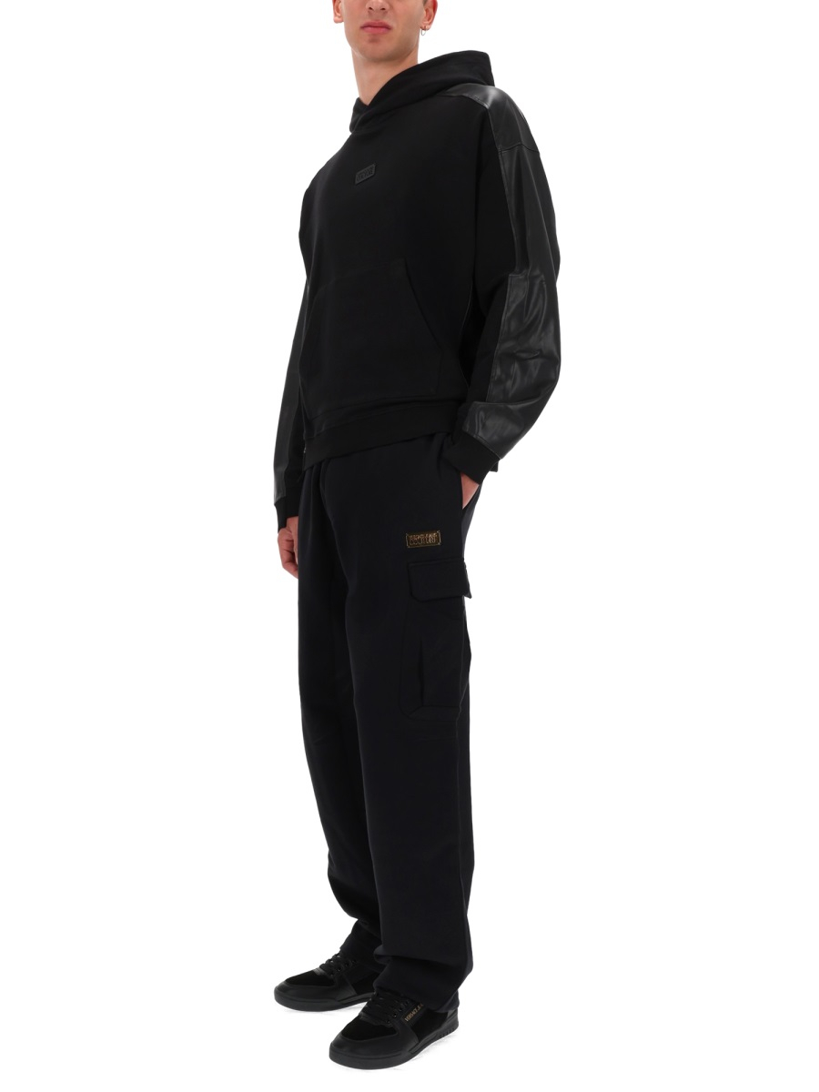 [VERSACE JEANS COUTURE] Trousers FW25 79GAAT08_CF01TG89