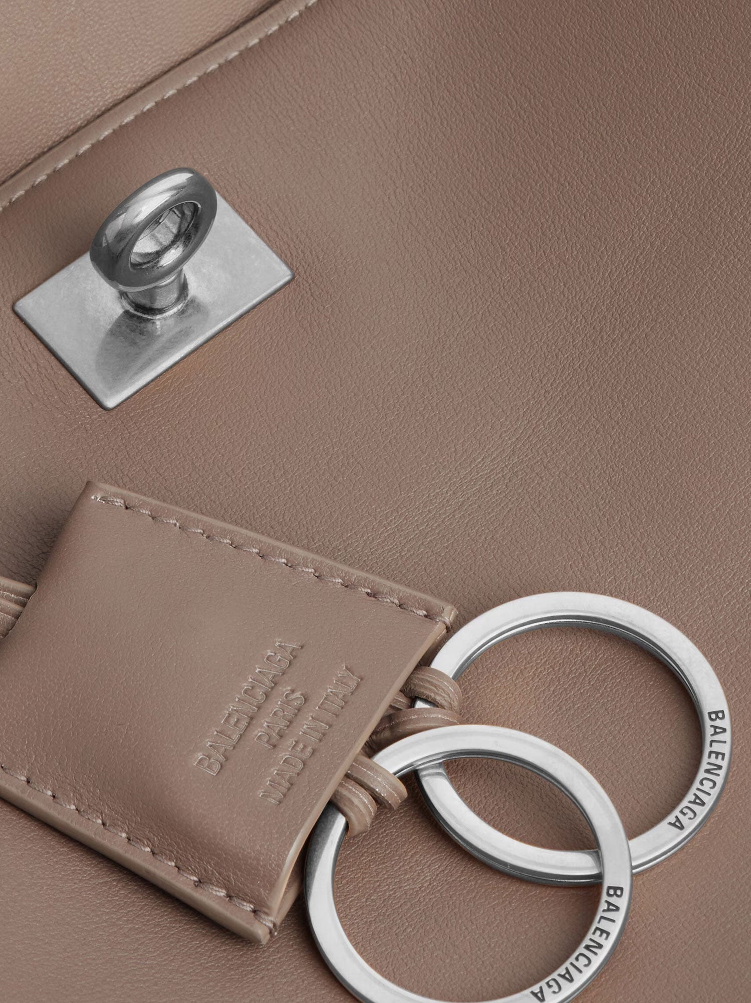 [Balenciaga] Cross body bag FW26 7897722AA4U2909