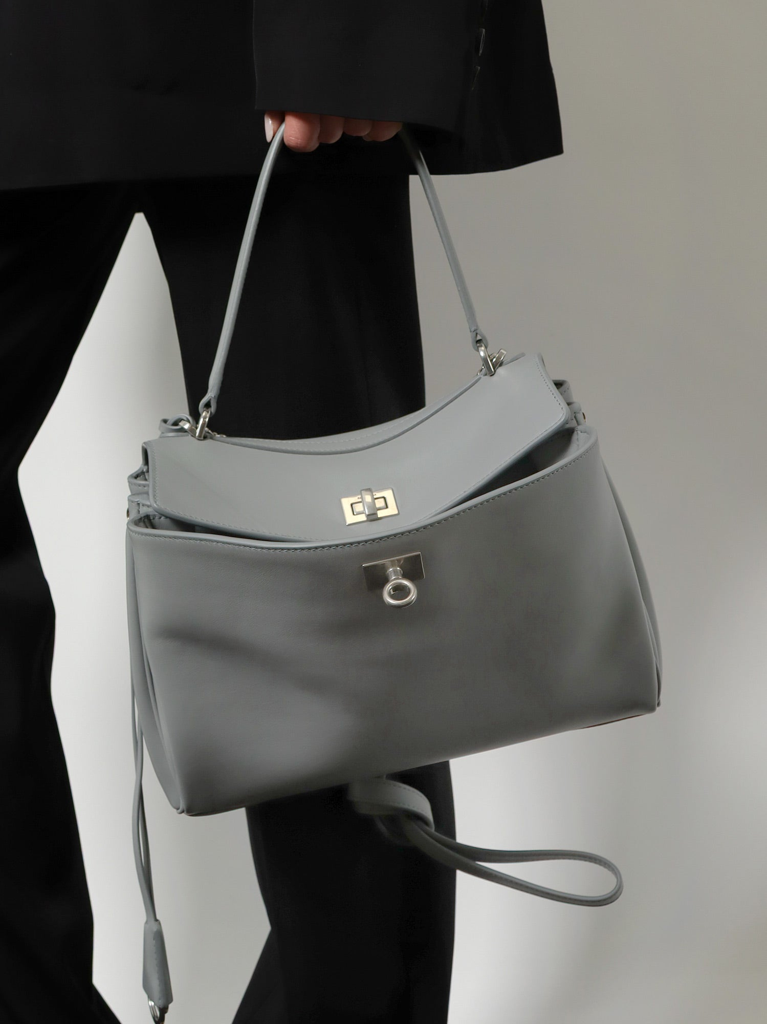 [Balenciaga] Shoulder bag FW26 7897792AA4U1142