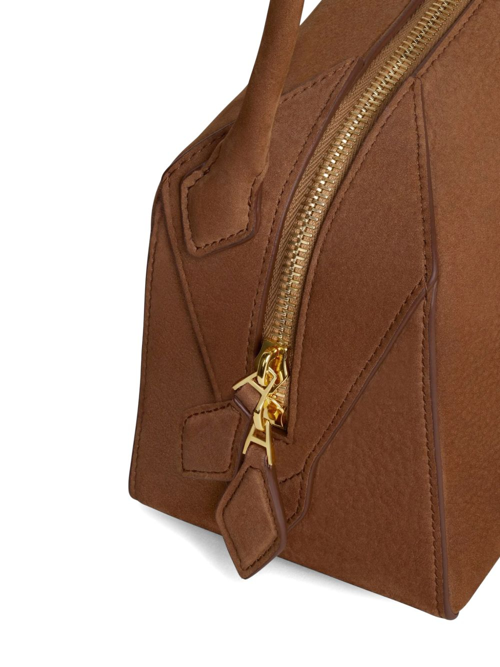[Alaia] Shoulder bag FW26 AA1L1012CA214731