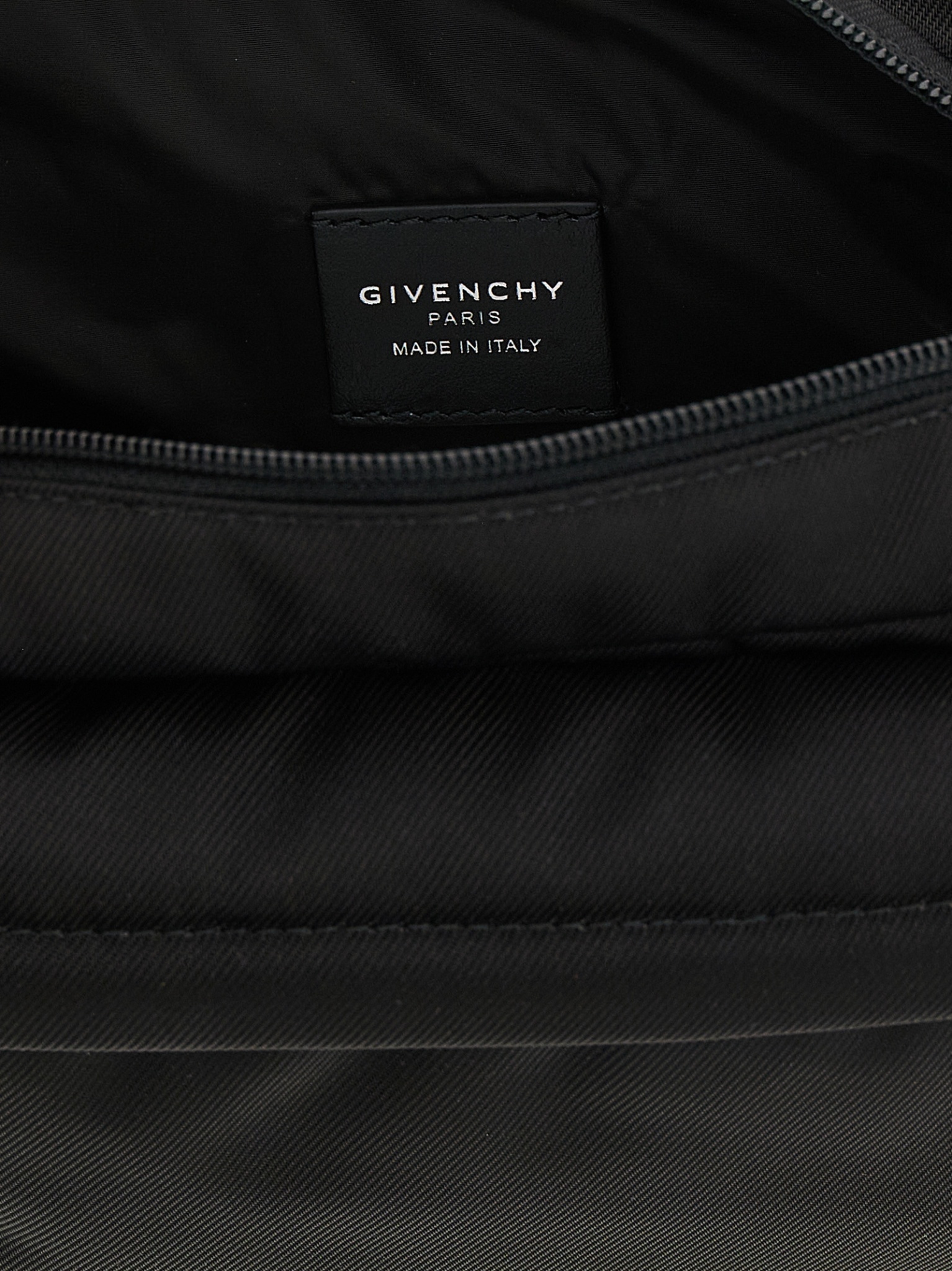 [Givenchy] Cross body bag SS26 BKU05CK1ZL001