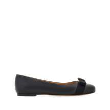 [Salvatore Ferragamo] Flat shoes FW26 0775746