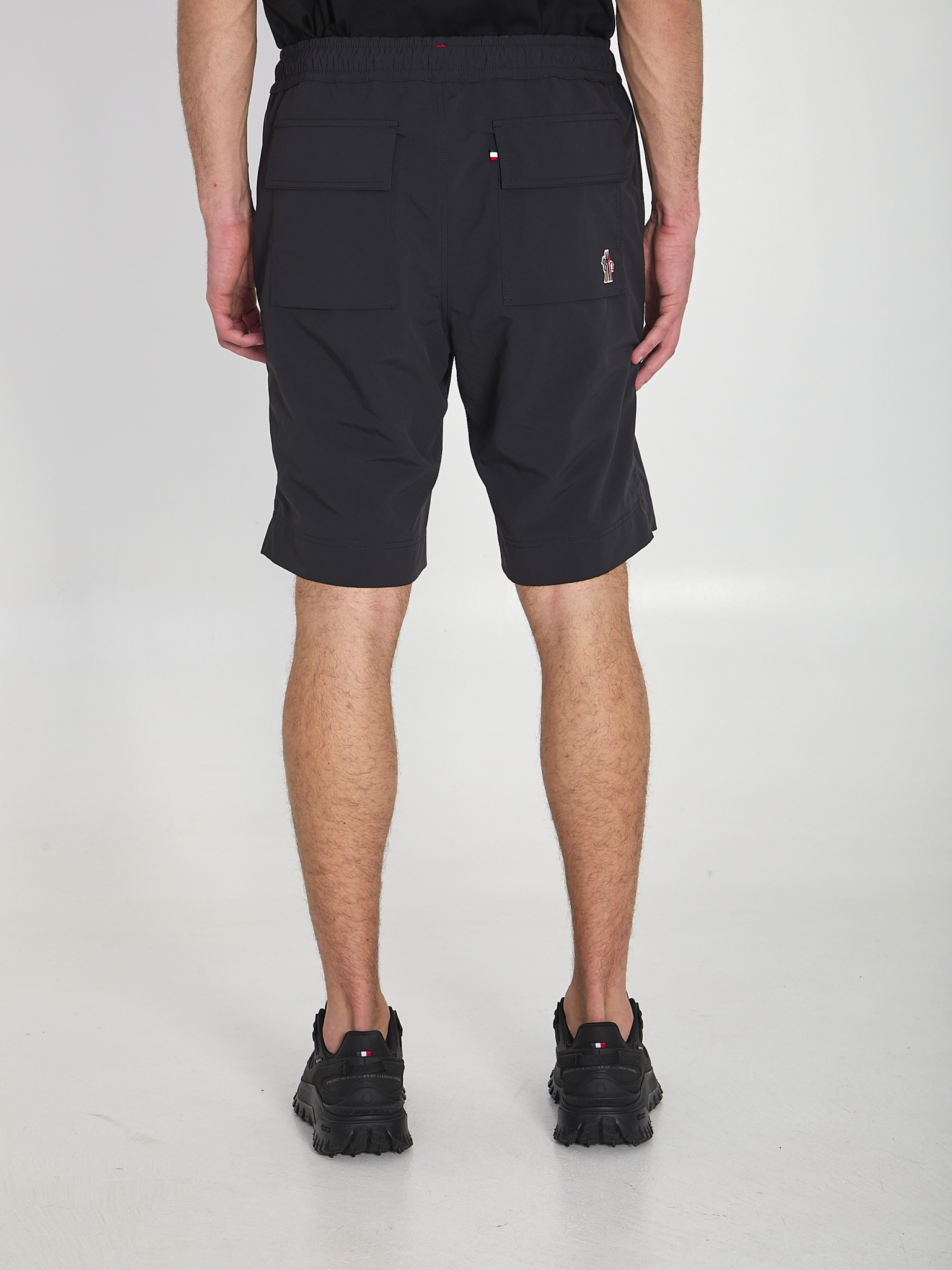 [MONCLER GRENOBLE] Shorts SS26 L10972B00003_597SL_999