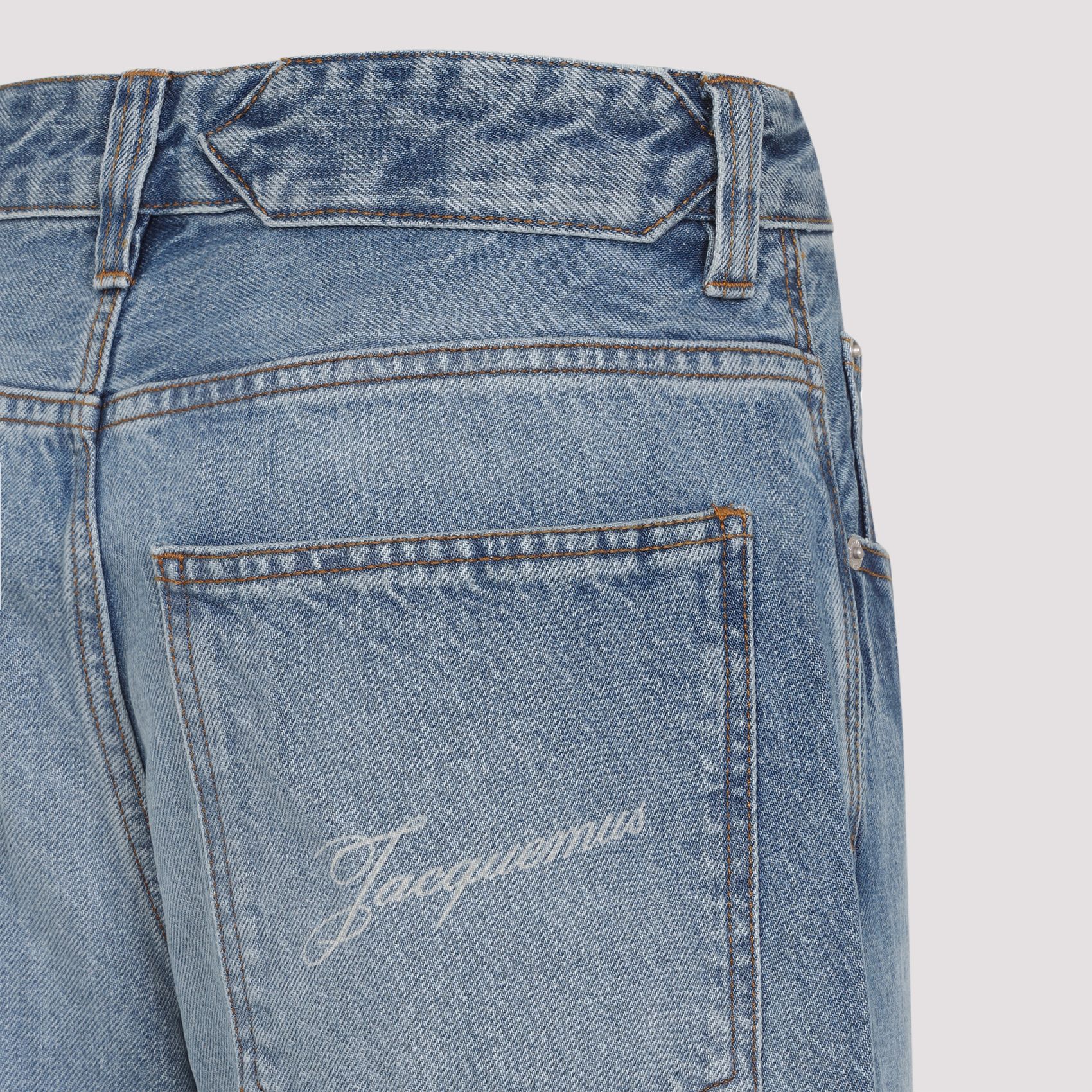 [JACQUEMUS] Jeans FW26 PAW00036AD00038