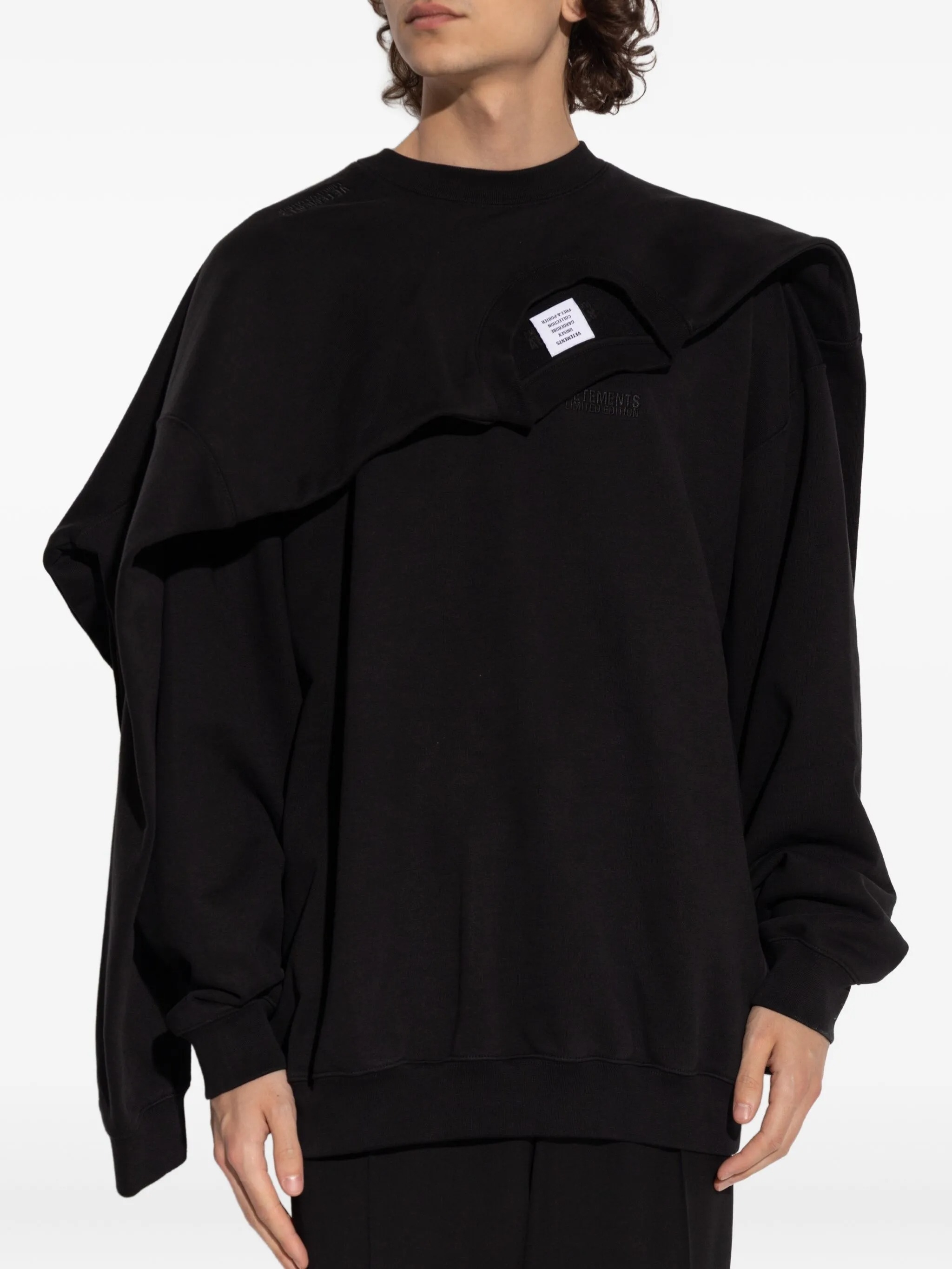 [Vetements] Sweatshirt FW25 UH76CW400B