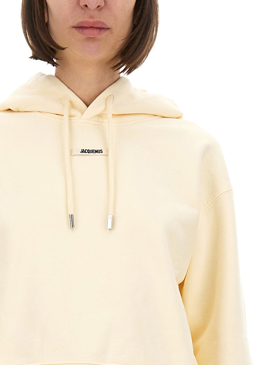 [JACQUEMUS] Hoodie FW25 HOW00247AJ0_0109130
