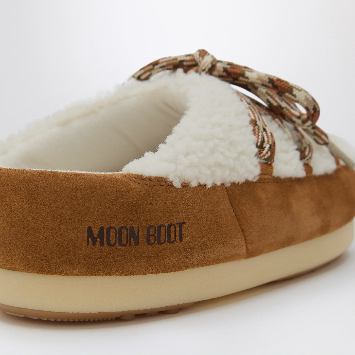 [Moon Boot] Mules FW25 80D1470100FU