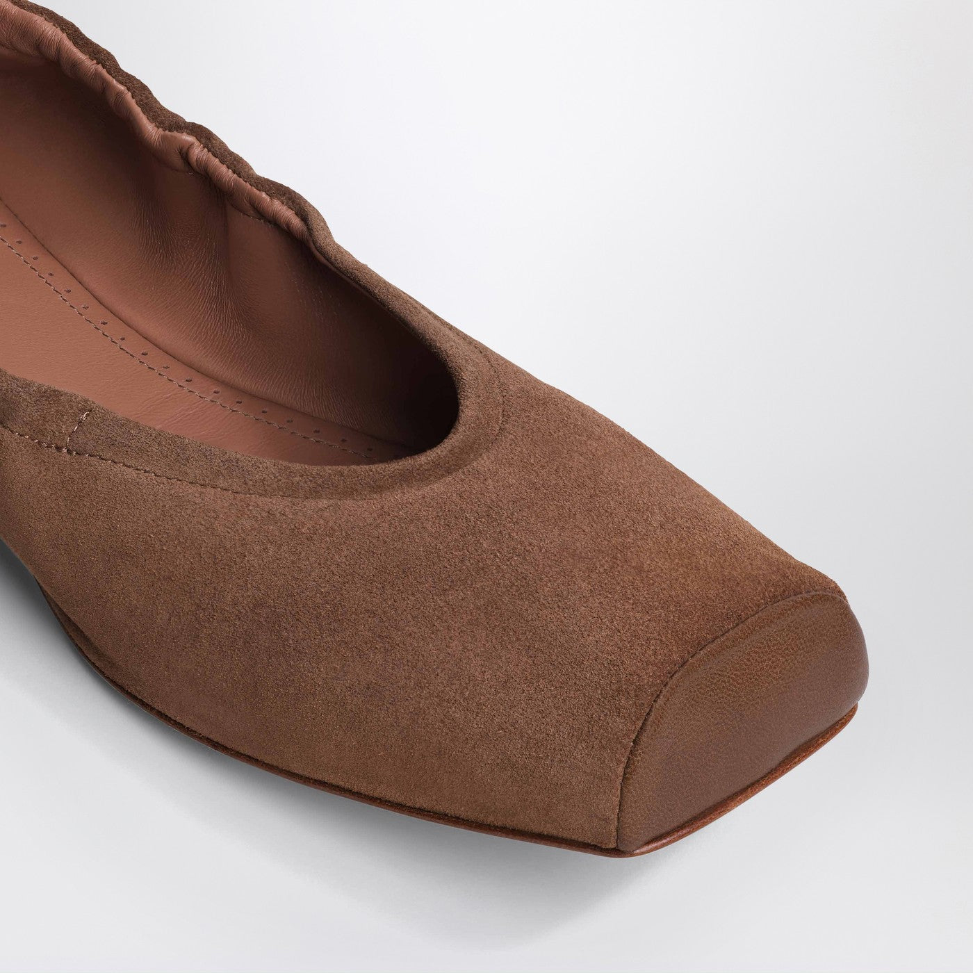 [Alaia] Flat shoes FW25 AA3A070CK324LE