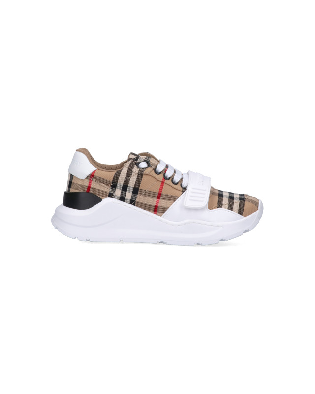 [Burberry] Sneakers FW26 8050509A7028