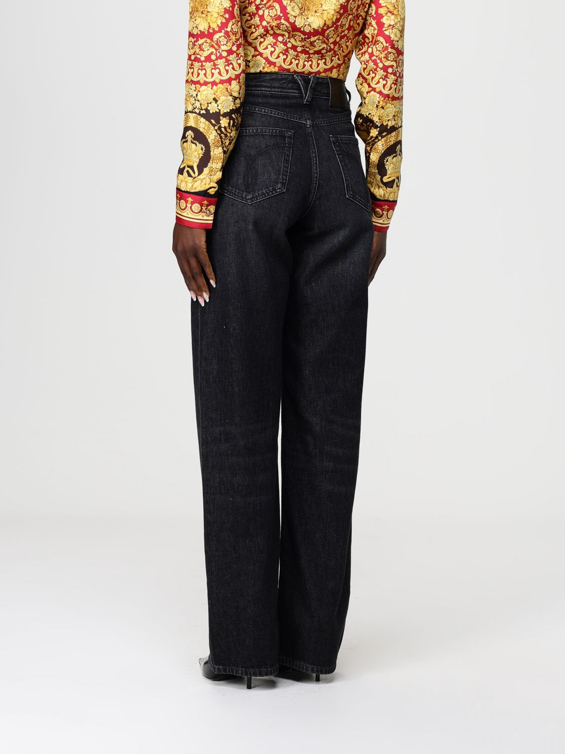 [Versace] Jeans FW25 10204101A14809 1D040