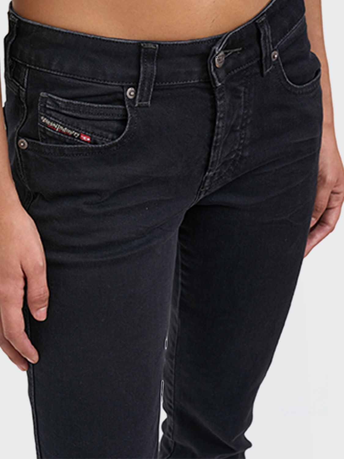[Diesel] Jeans FW25 A1789709M69 02