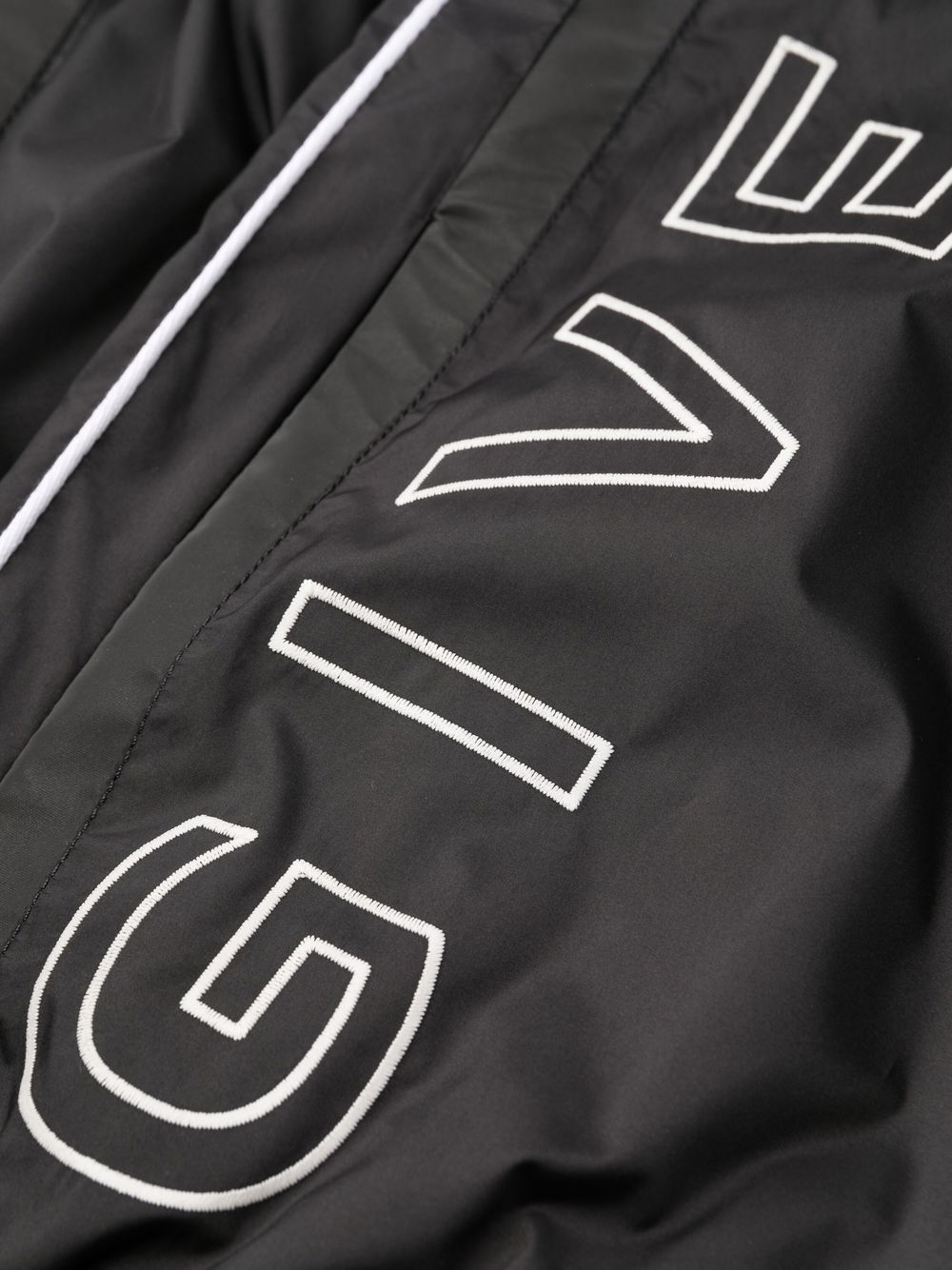 [Givenchy] Trousers SS23 BM50VZ14DG001