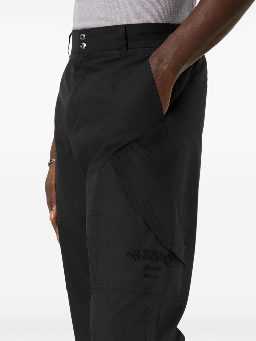 [Versace] Trousers FW24 10162001A113141B000