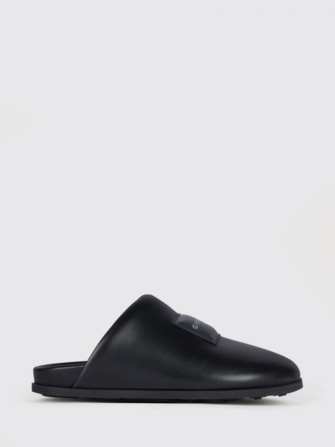[Givenchy] Flat shoes SS26 BE30AKE2GB 001