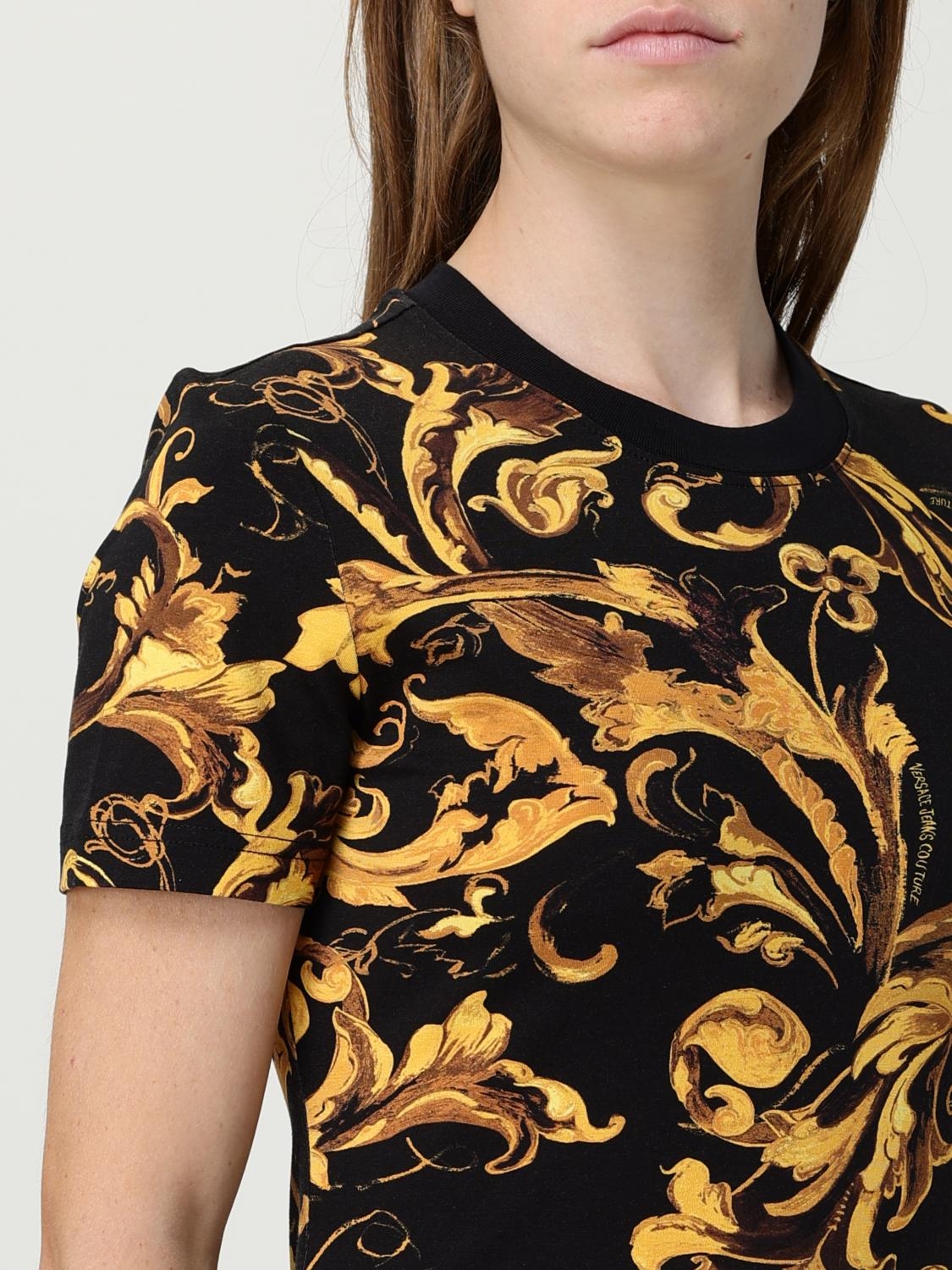 [VERSACE JEANS COUTURE] T-shirts Short Sleeve FW25 79HAH608JS504 G89