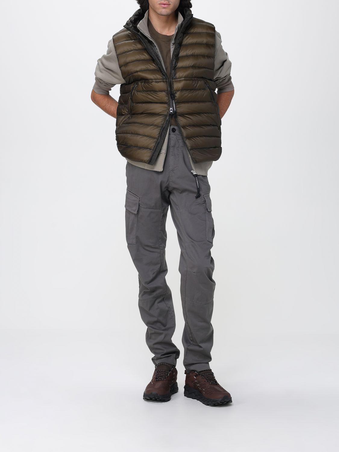[C.P. Company] Trousers FW25 18CMPA056A005694G 935