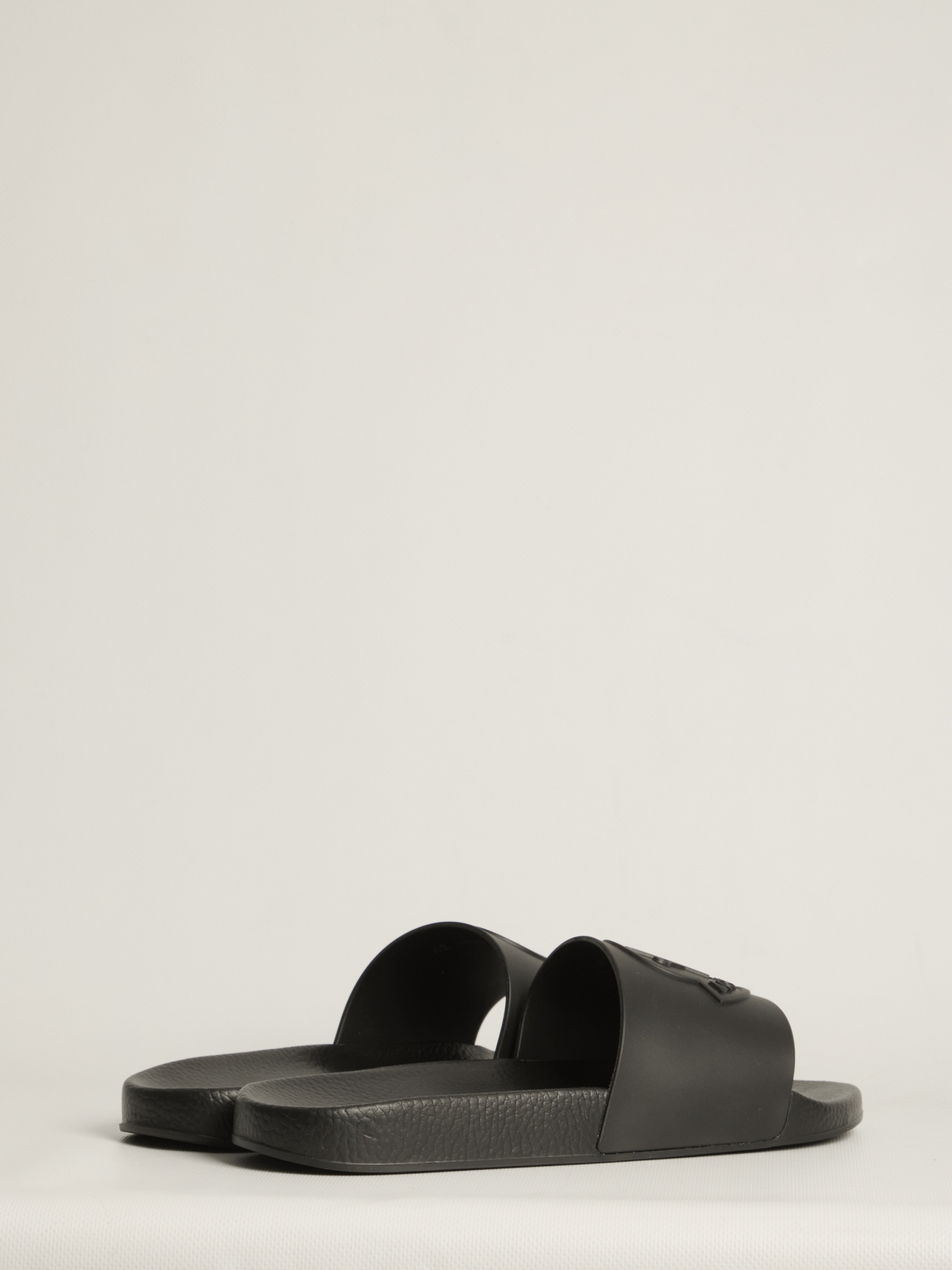 [Moncler] Slippers SS26 L109A4C00040_M2999_999
