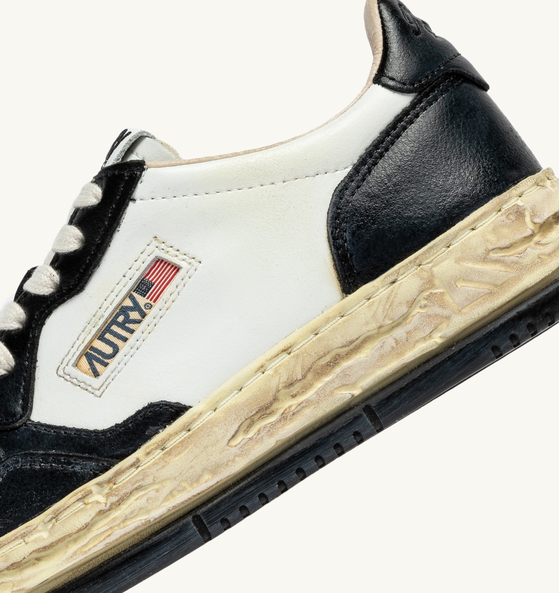 [AUTRY] Sneakers FW25 AVLWMMY3