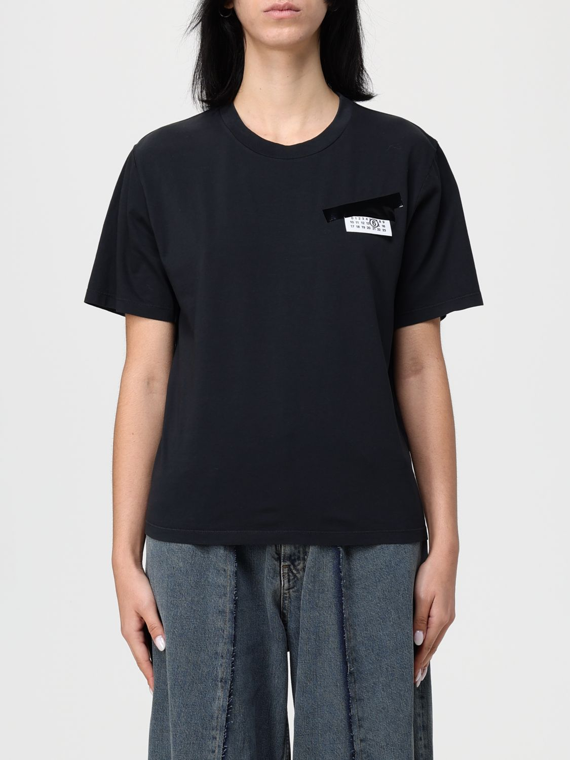 [MM6 Maison Margiela] T-shirts Short Sleeve SS26 S62GD0210M20115 900