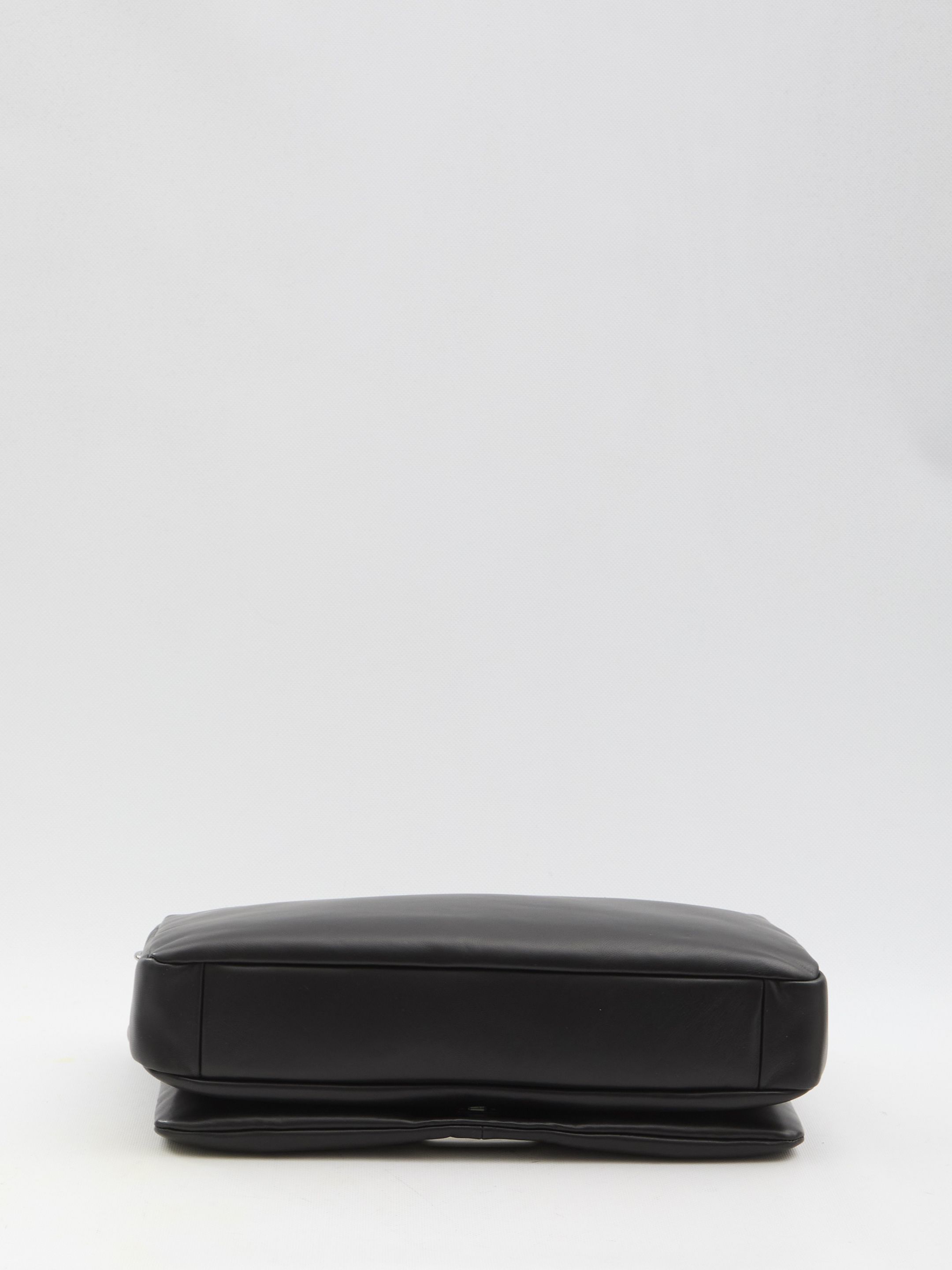 [Roger Vivier] Cross body bag FW24 RBWAOGJ0300_YDR_B999