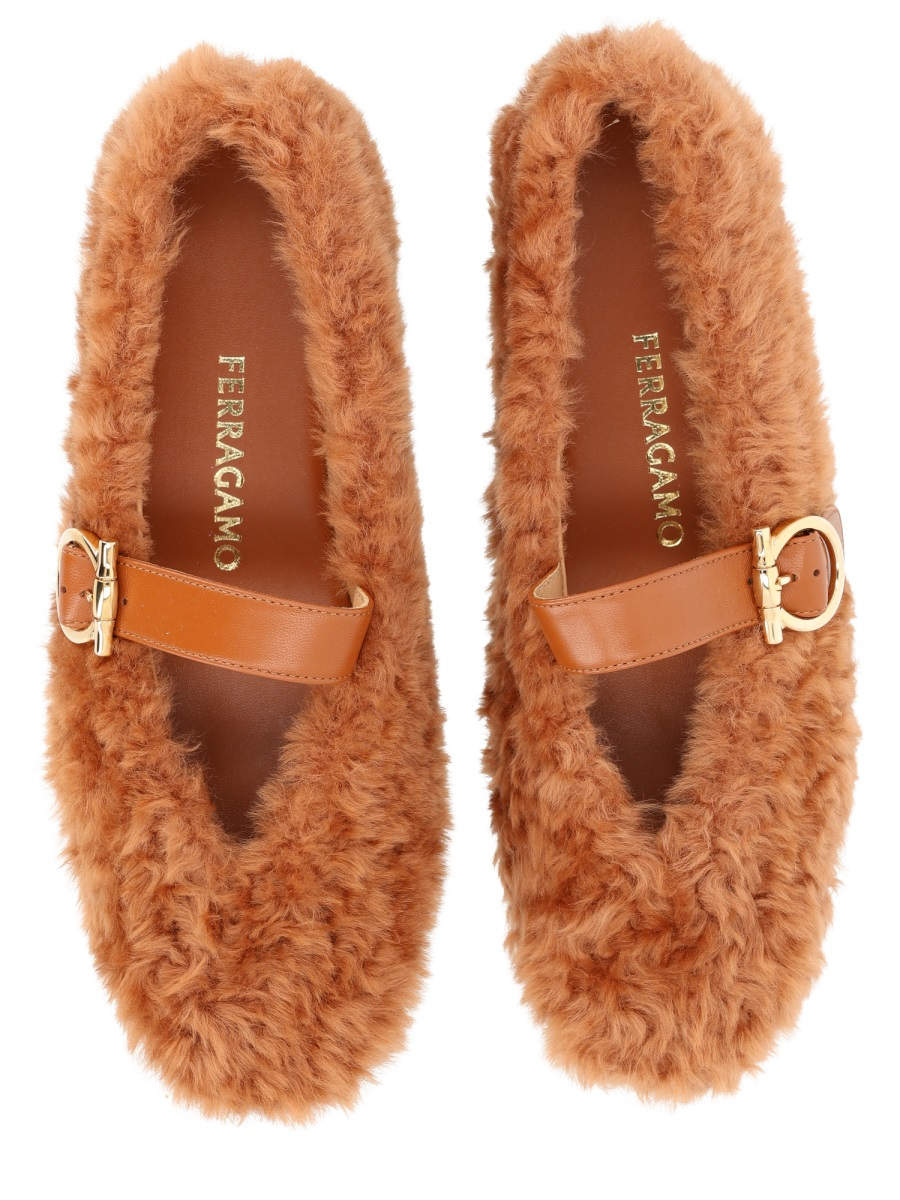 [Ferragamo] Flat shoes FW25 787504_01K586003