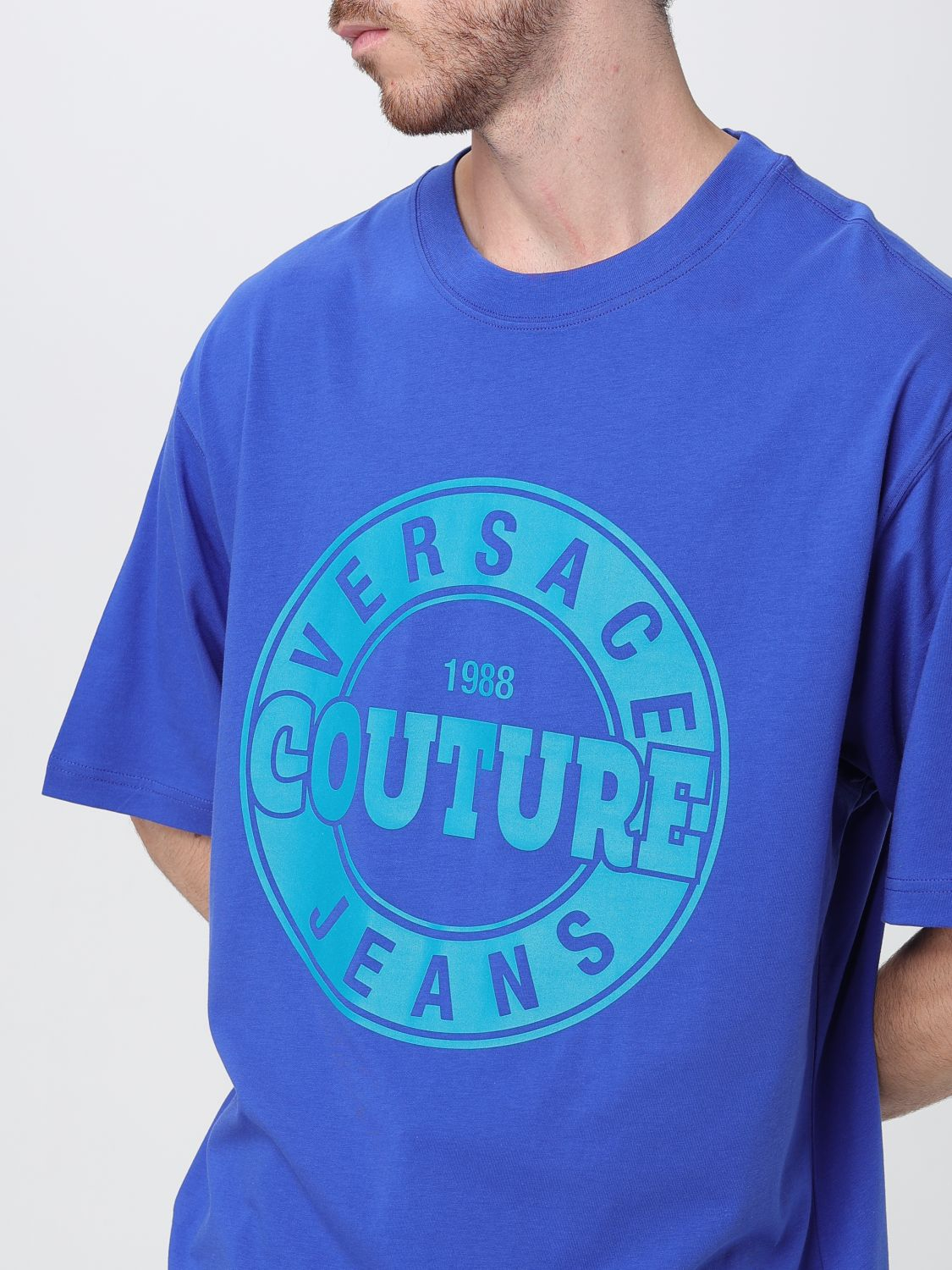 [VERSACE JEANS COUTURE] T-shirts Short Sleeve FW25 79GAHE04CJ00E 289