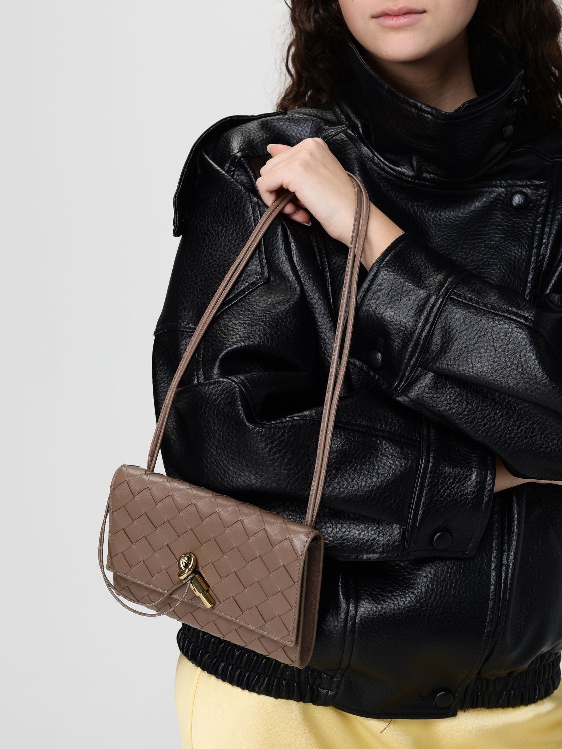 [Bottega Veneta] Pouch SS26 836940VCPP2 2360