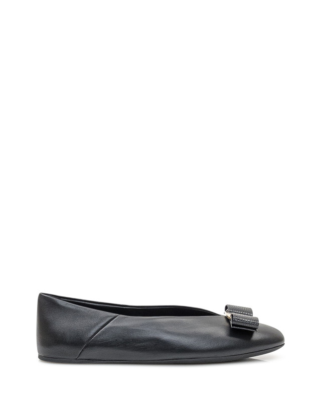 [Ferragamo] Flat shoes FW25 01K2210782883 001