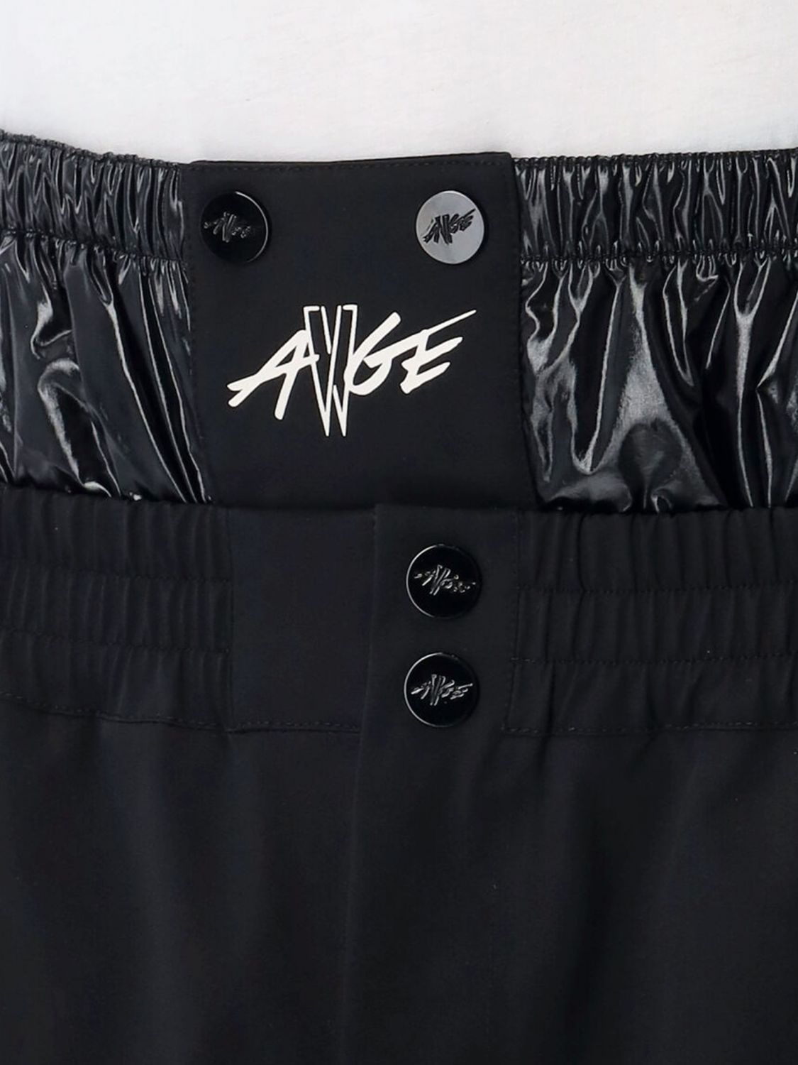 [Moncler] Shorts FW25 K24042B00001M7556 999