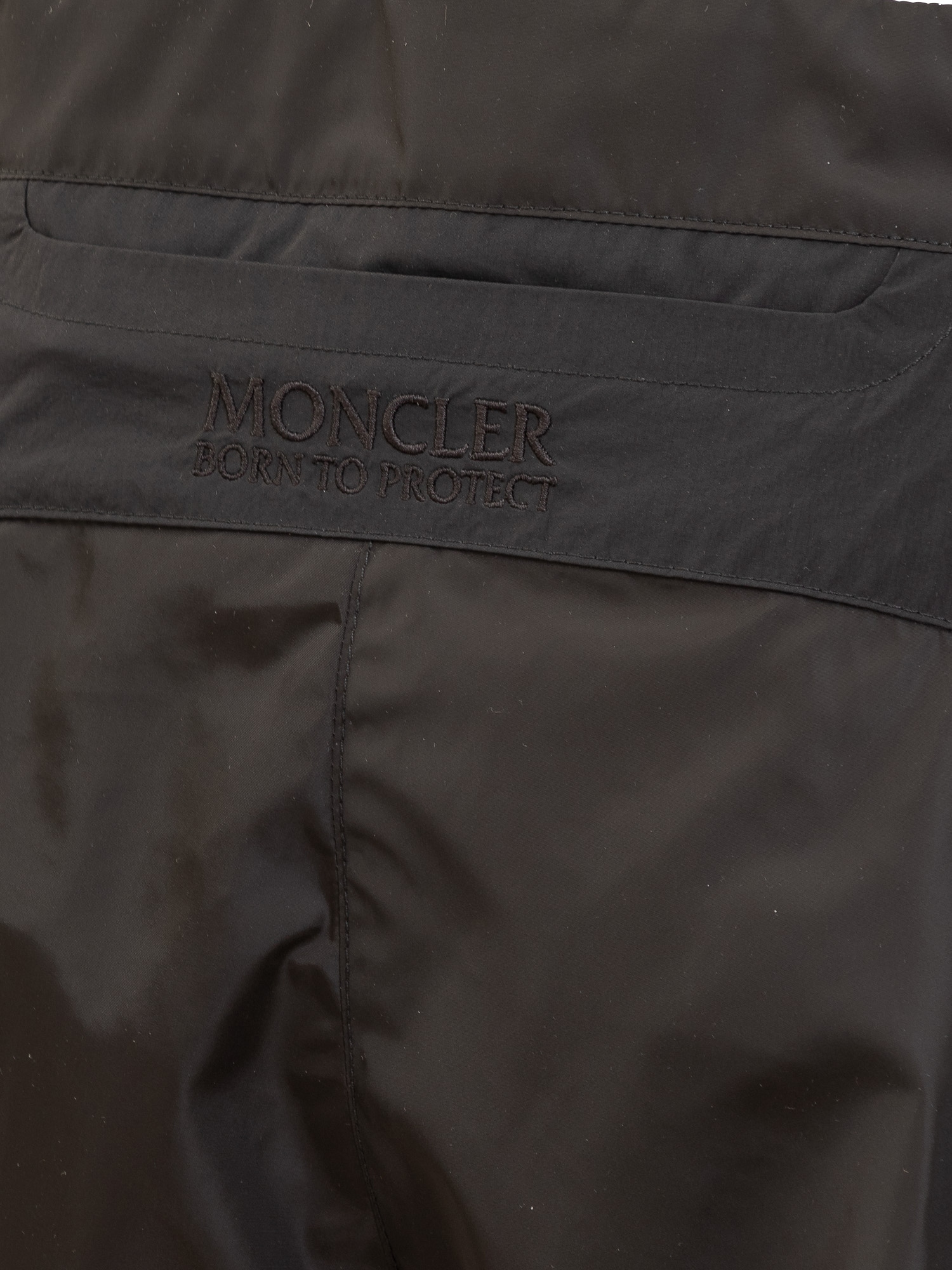 [Moncler] Shorts SS23 2B00012539ZD 998