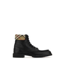 [Burberry] Ankle boots FW25 8115599 A1189