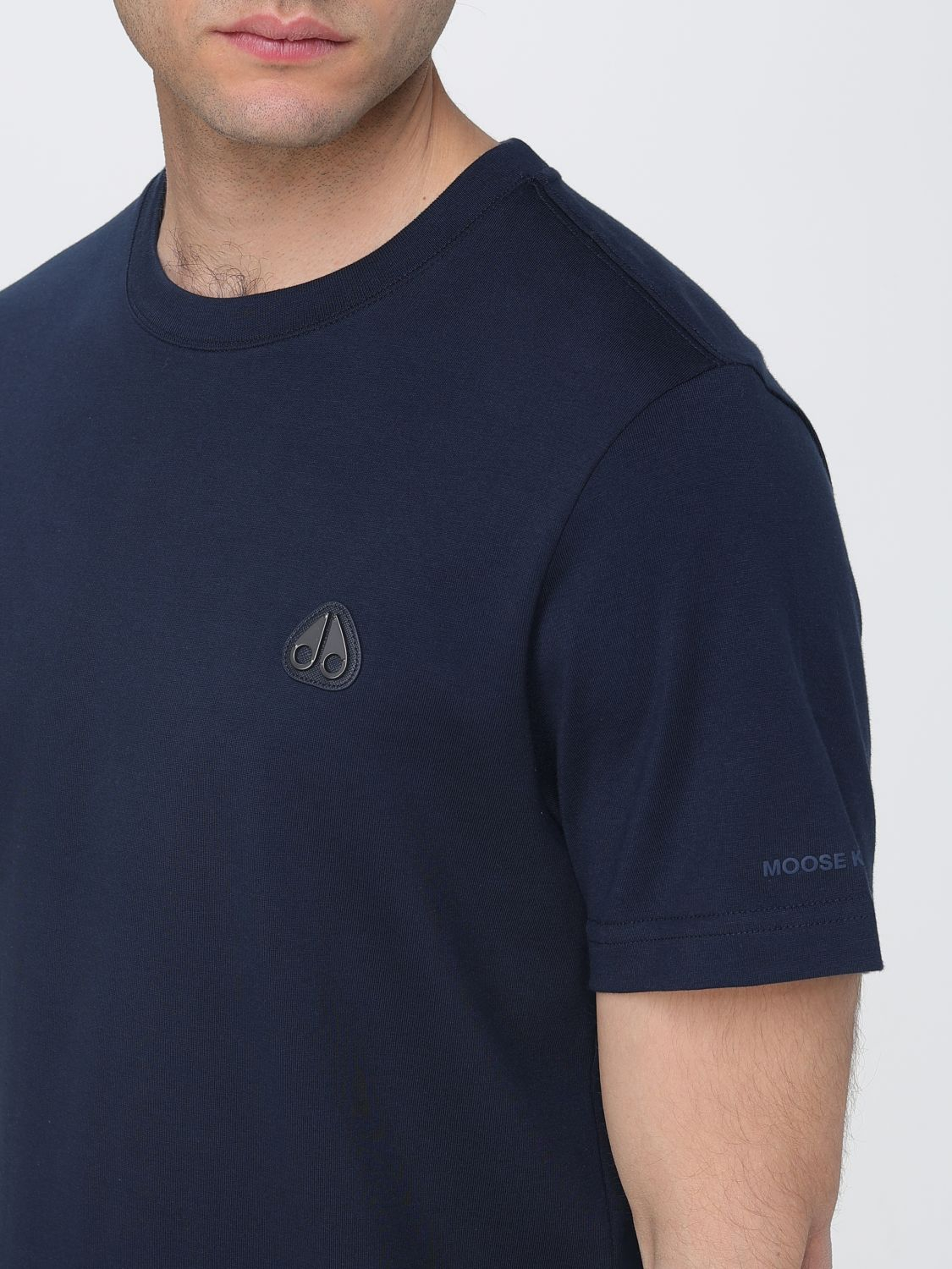 [Moose Knuckles] T-shirts Short Sleeve SS26 M15MT777 833
