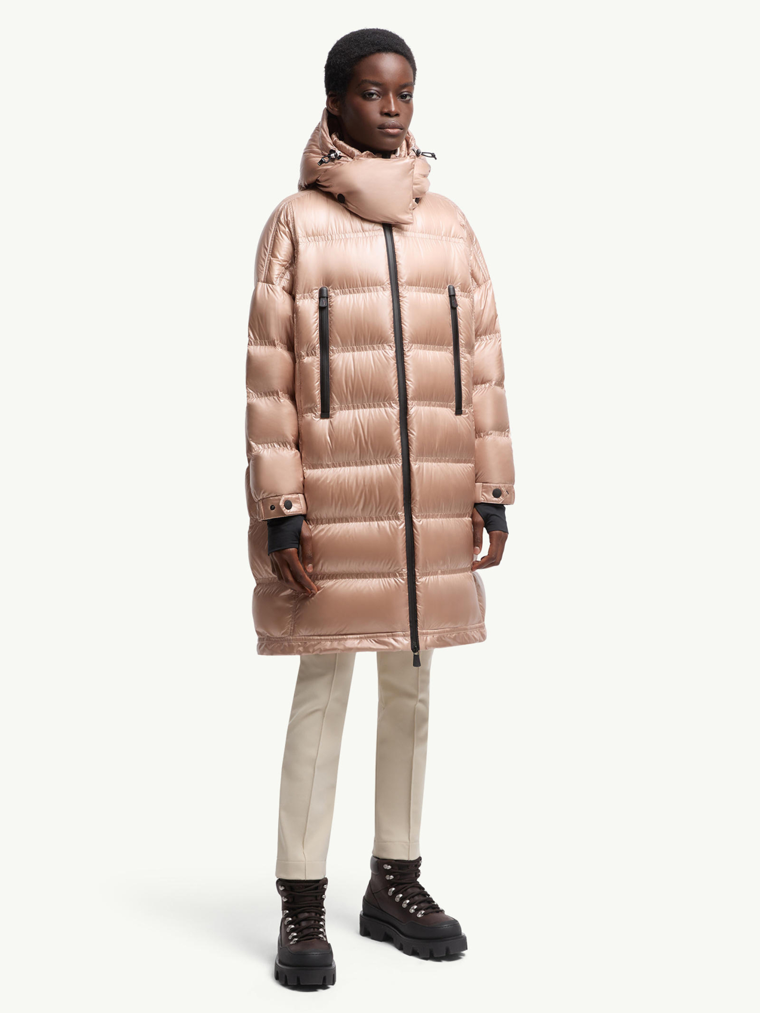 [Moncler] Down jacket FW25 K20981C000035981E51Z