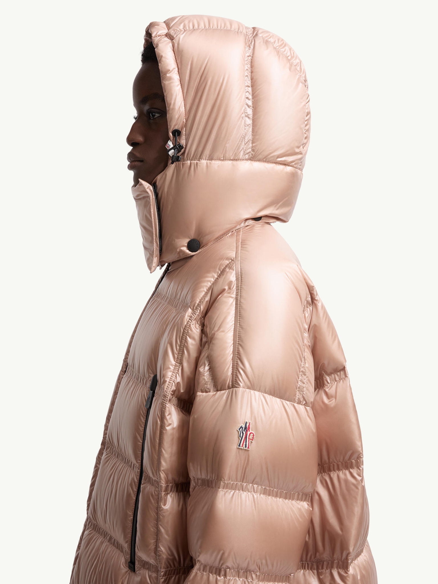 [Moncler] Down jacket FW25 K20981C000035981E51Z