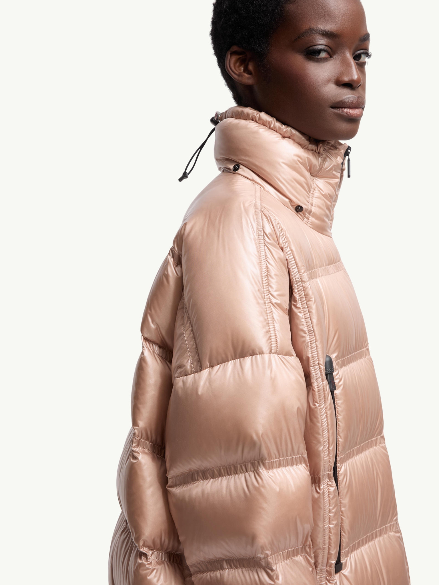 [Moncler] Down jacket FW25 K20981C000035981E51Z