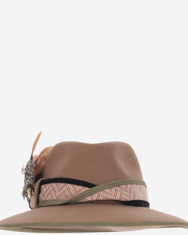 [ALEXIA ALVAREZ DE TOLEDO] Hat FW25 TERRACOTAFEDORANATURAL