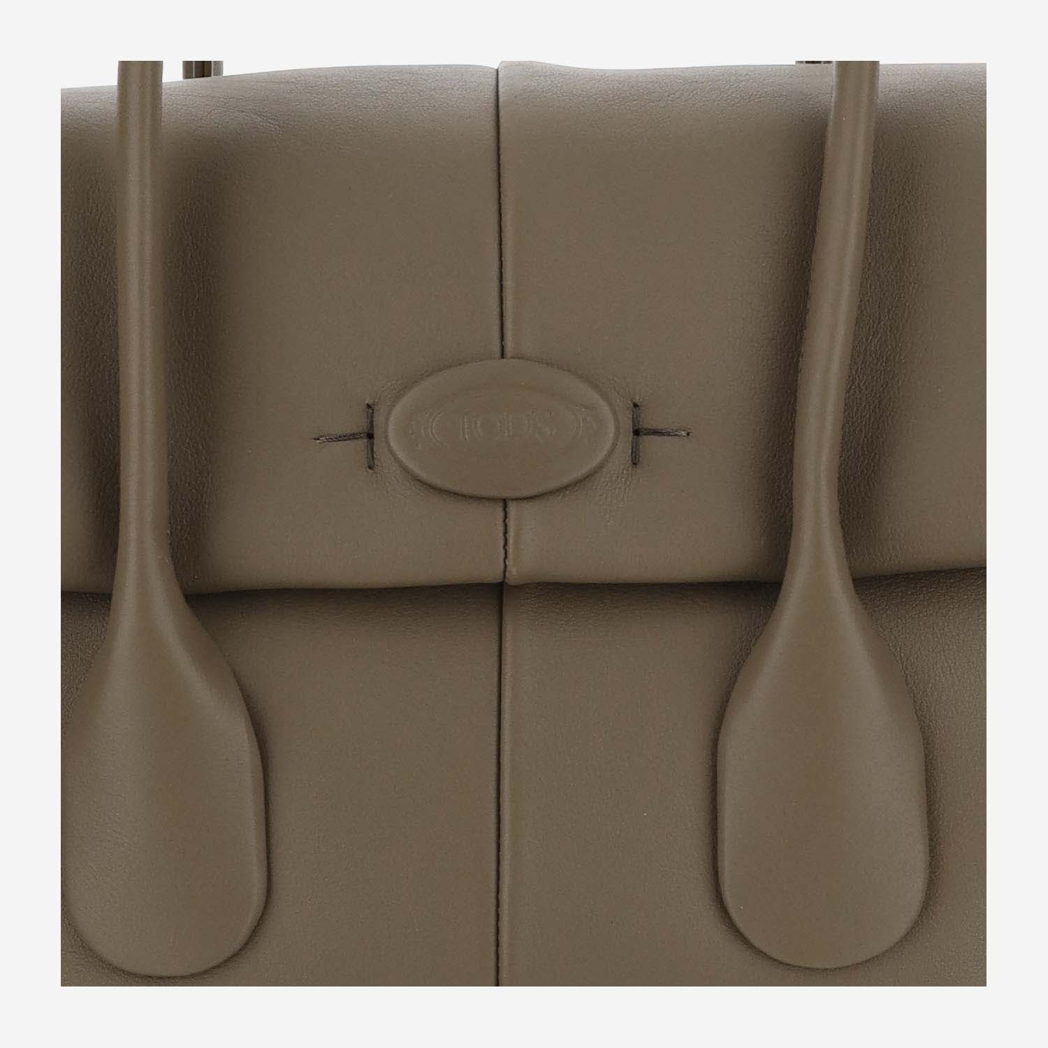 [Tod's] Bag FW24 XBWDBRJ0200YATC404