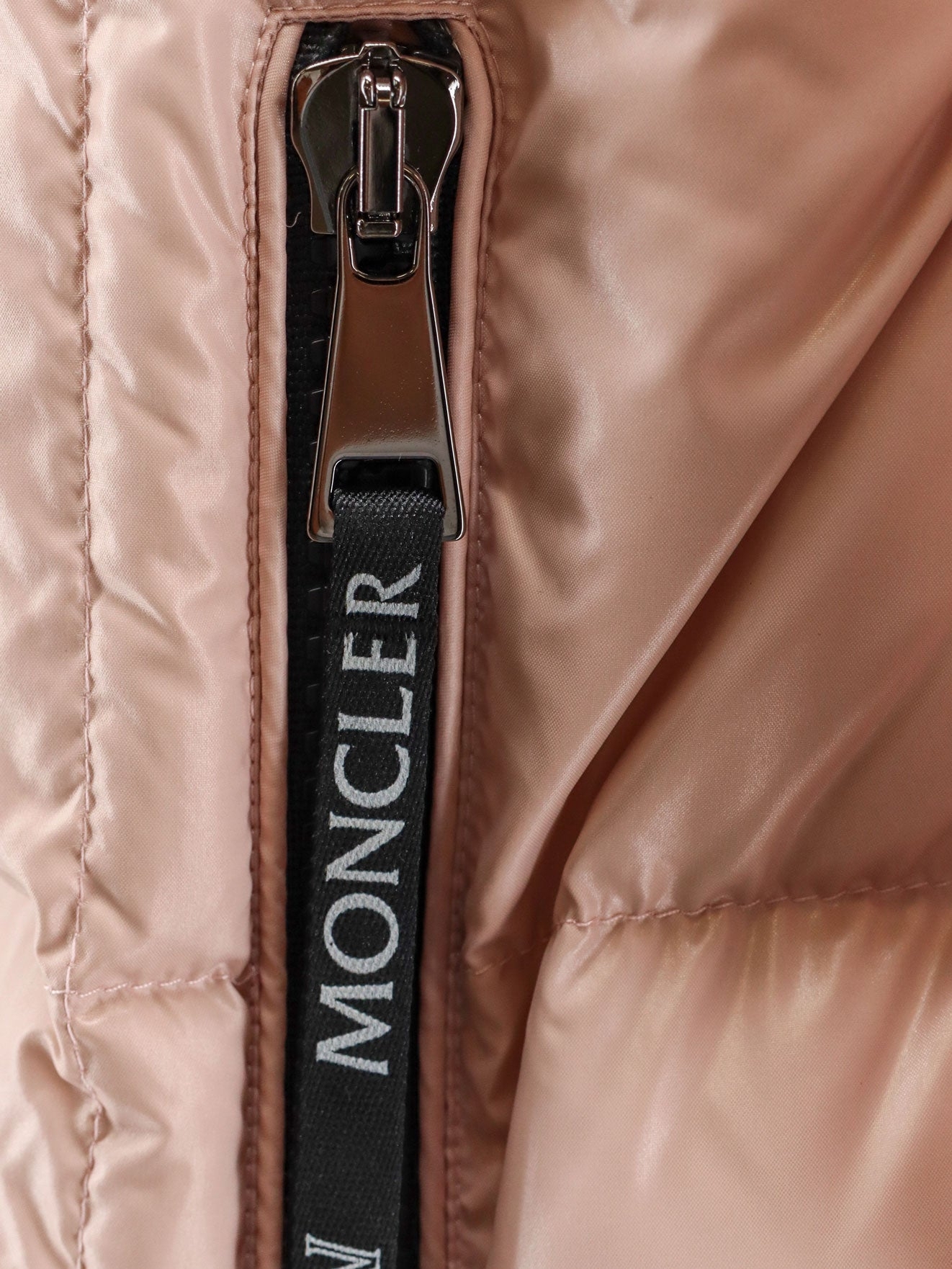 [Moncler] Down jacket FW26 L20931A0010368950516